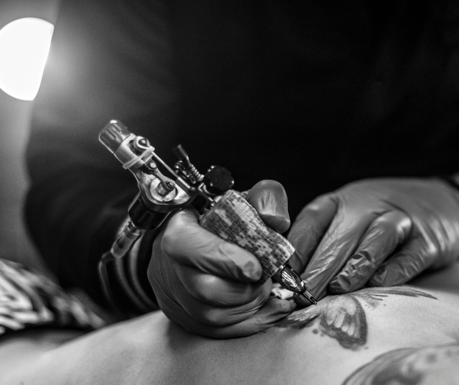 La signification d’un tatouage éclair : 5 symboles puissants