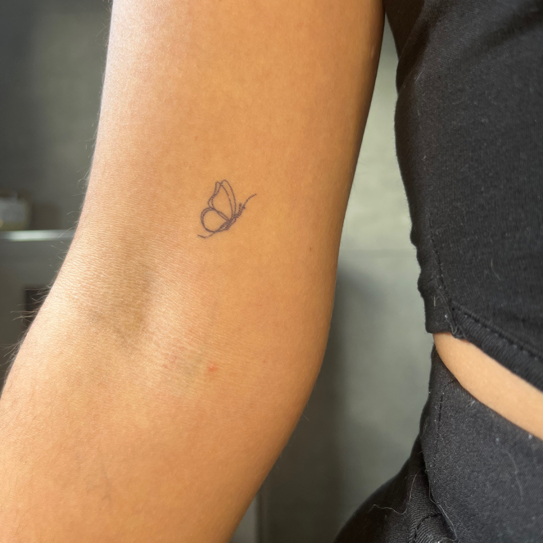 Tatouage temporaire papillon fineline