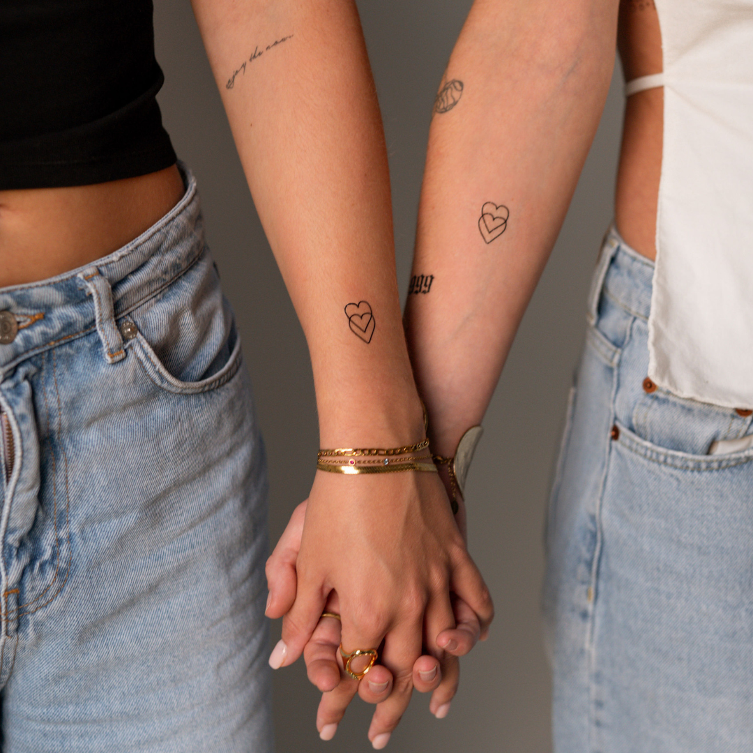 Tatouages ​​​​de couple populaires : 10 dessins symboliques pour vous et votre partenaire