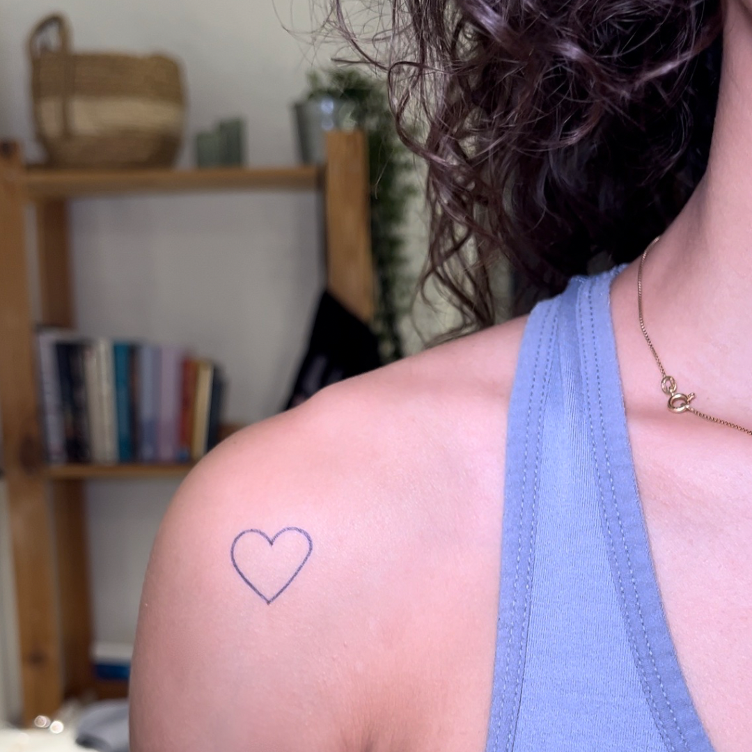 Coeur de tatouage temporaire