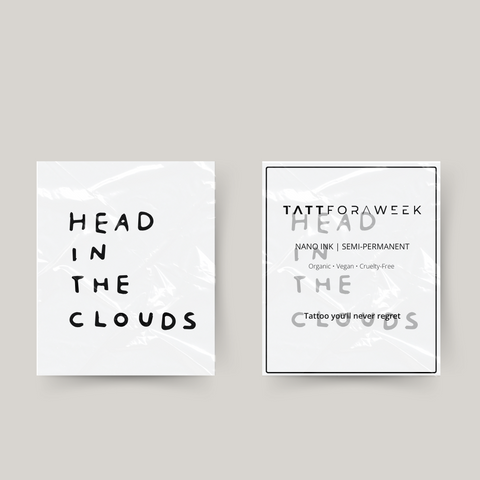 Tête de tatouage temporaire dans les nuages
